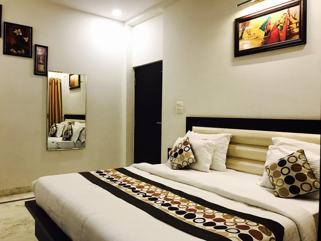 Hotel Aaradhya Residency Agra  Exterior foto