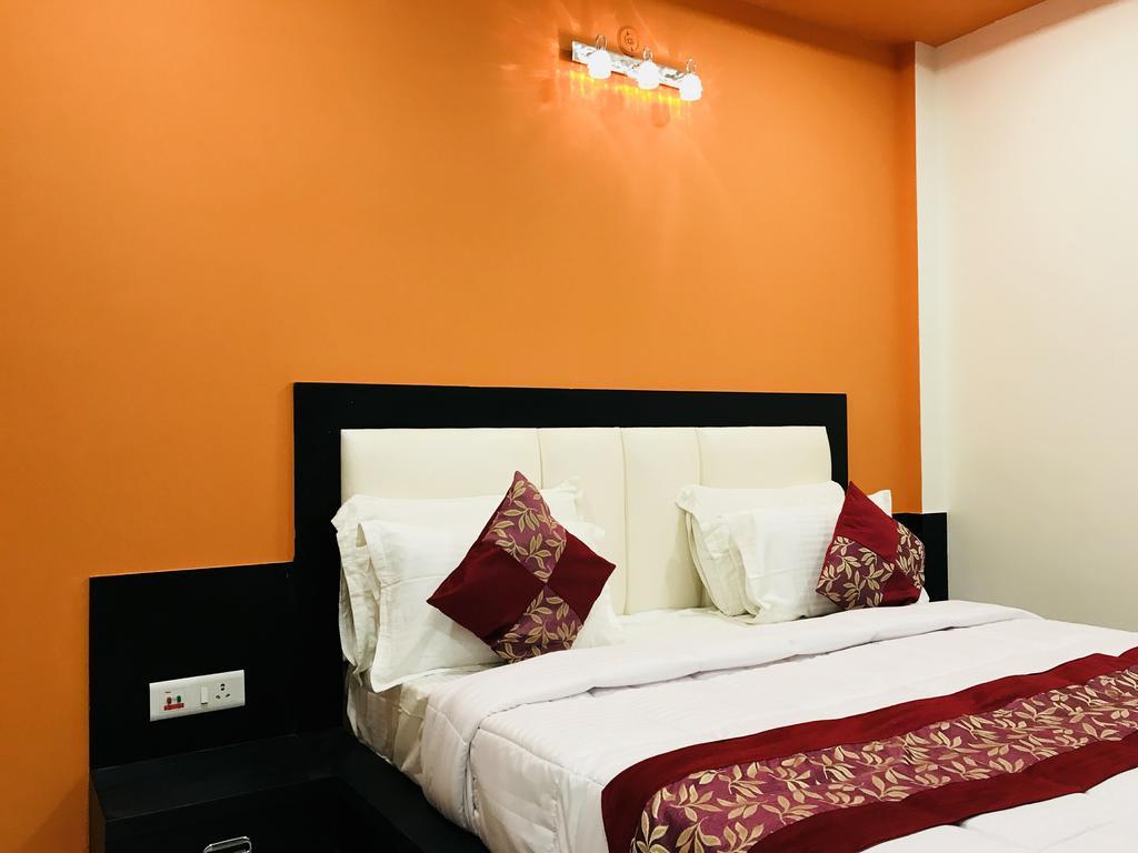 Hotel Aaradhya Residency Agra  Exterior foto